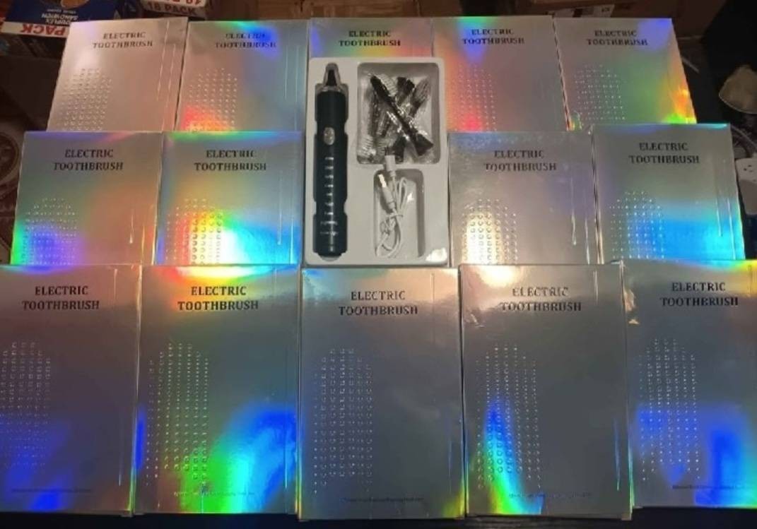 Electric Toothbrush Set W/Multiple Heads (EACH)