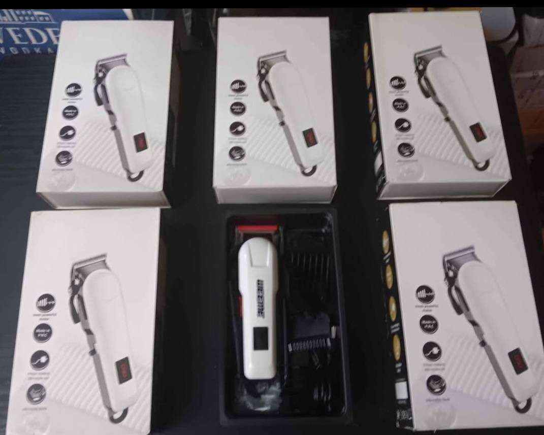 WeeMee Cordless Professional Ajustable Hair Clippers (EACH)