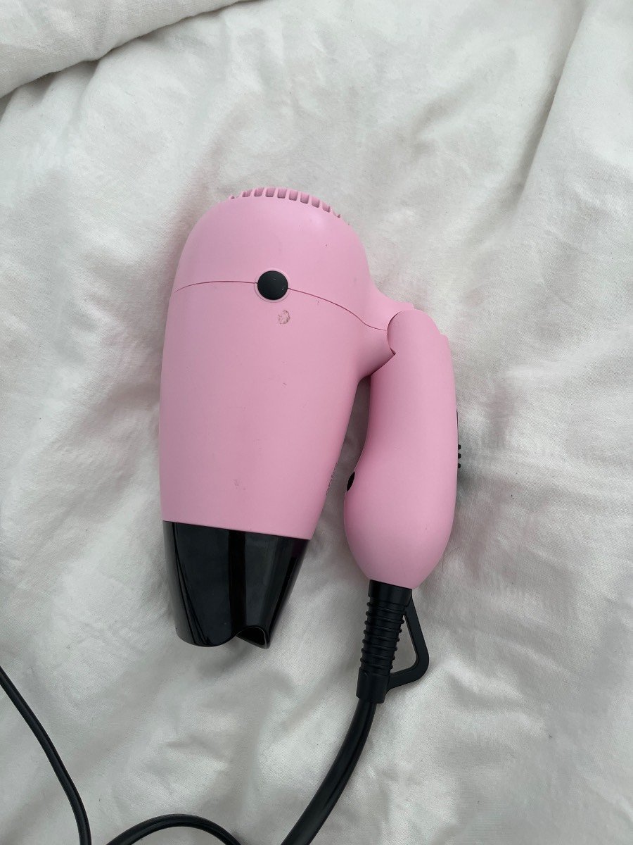 Hair dryer 