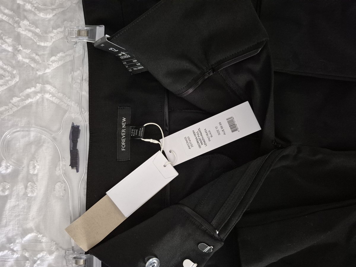 Forever New Georgia High-Waist Full Length Pants in black